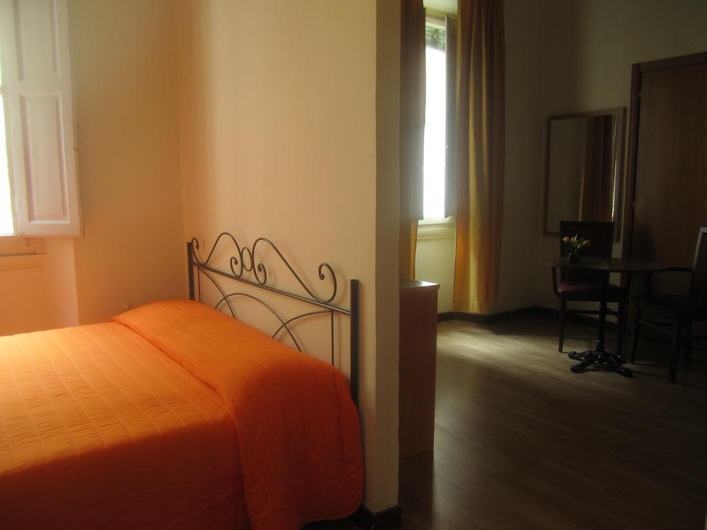 Hotel Savonarola Флоренция Номер фото